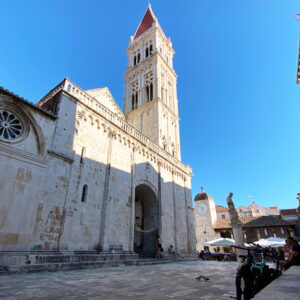 Trogir-center-and-cathedrale