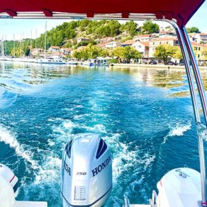 charter a boat Trogir