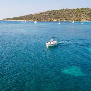 Blue-Lagoon-Croatia-boat
